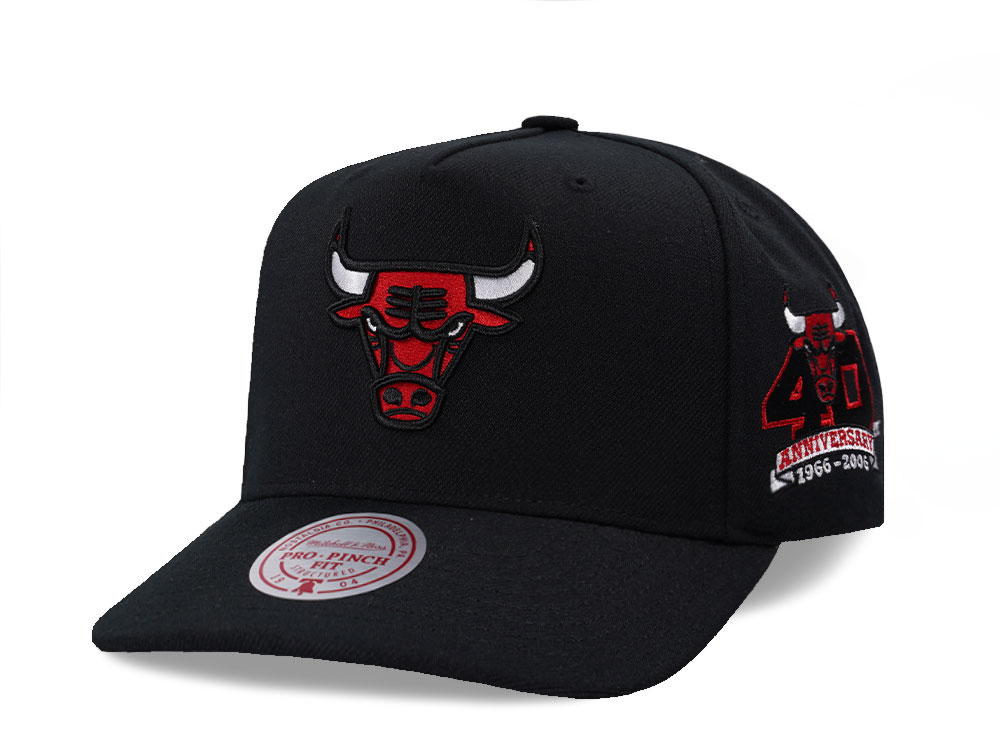 Mitchell & Ness Chicago Bulls 40th Anniversary Black Pro Pinch A Frame Snapback Gora