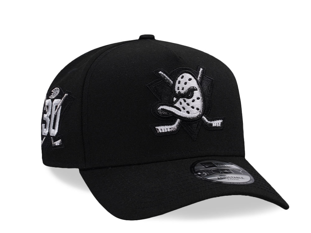 New Era Anaheim Ducks 30th Anniversary Blacked Out Edition 9Forty A Frame Snapback Gorra